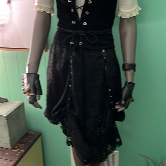 A 12 piece Steampunk Holloween costume - Picture 8 of 11